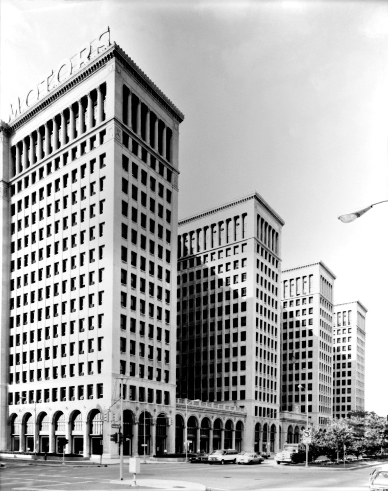 General Motors Building 089834pu-adjust