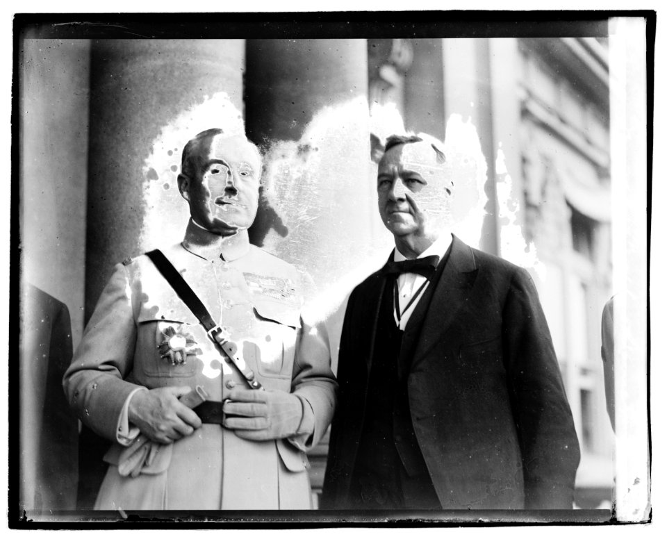 General Neville and Daniels LCCN2016829138
