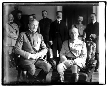 General Neville and Pershing LCCN2016829137