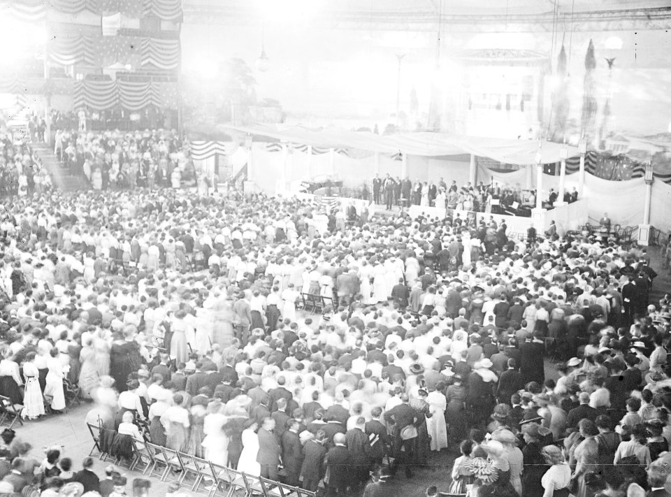 General meeting, National Education Association on July 3, 1916 at Madison Square Garden, New York City. Expected to be the largest gathering of American teachers ever held - N.E.A. LCCN2014702187 (cropped)