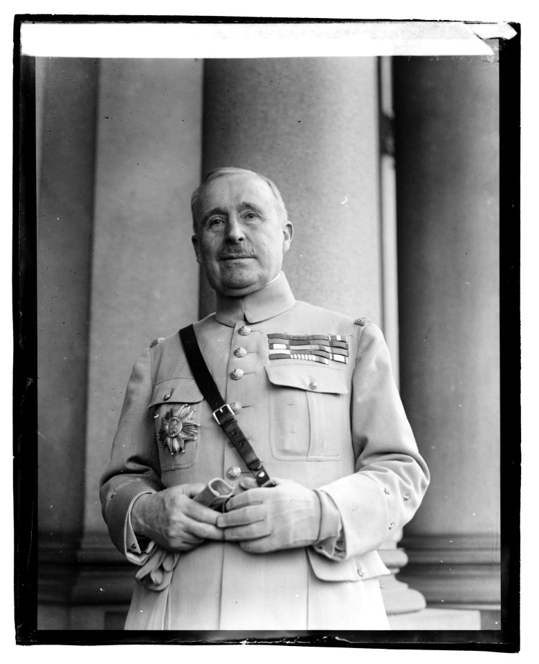 General Neville LCCN2016829134