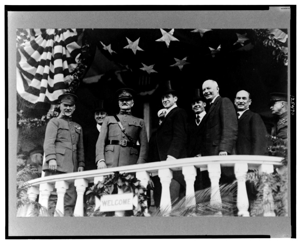 General Pershing and guests of honor at Washington parade, Sept. 17, 1919 LCCN00649597