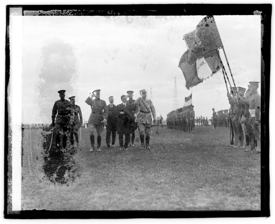 General Pershing receiving Medaille Militaire LCCN2016828865
