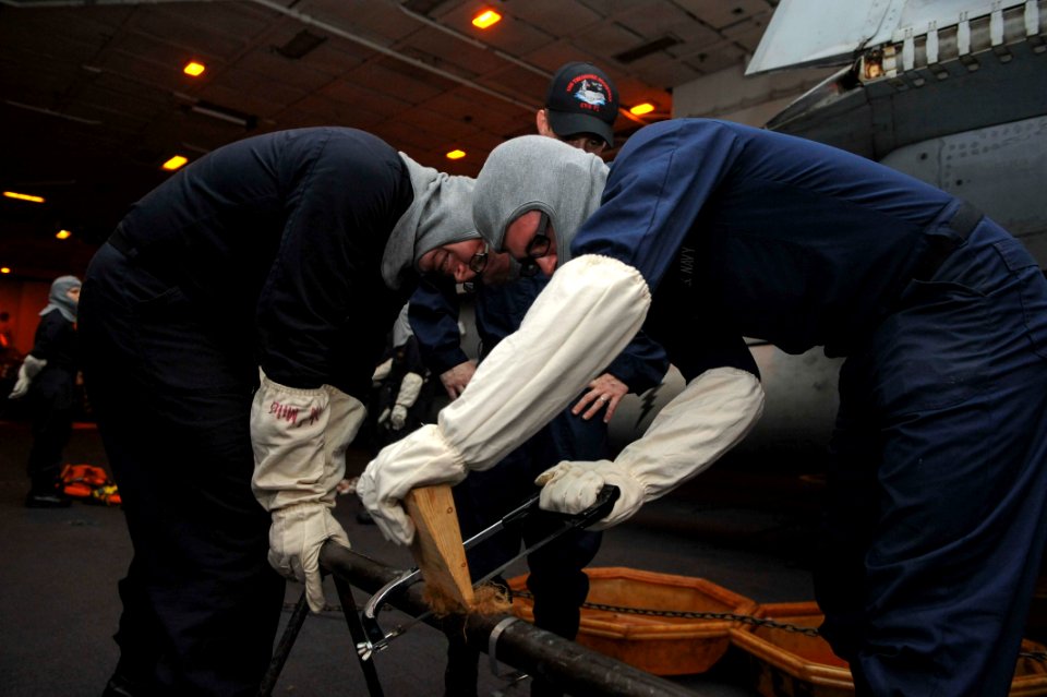 General quarters drill 150529-N-FI568-101