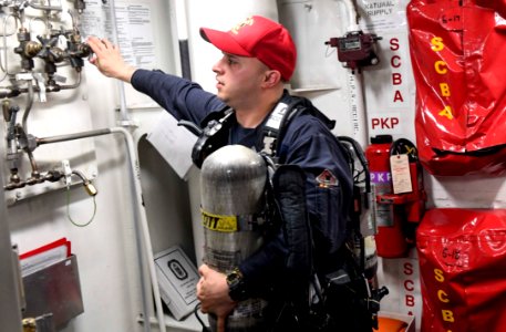 General Quarters Drill Aboard USS Wayne E. Meyer (DDG 108) 170202-N-RM689-060