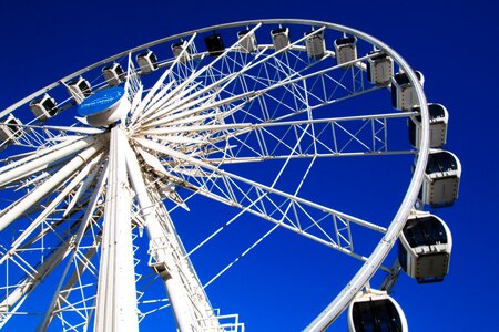 Sky ferris wheel roll along