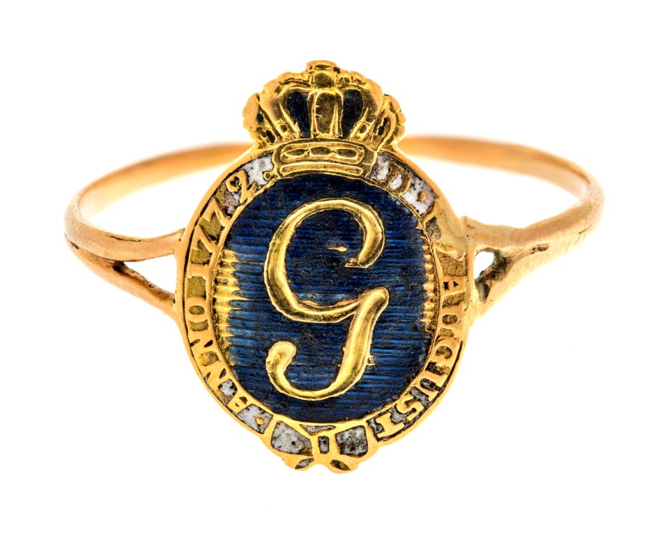 Gustav IIIs revolutionsring av guld med emalj, 1772 - Hallwylska museet - 110180