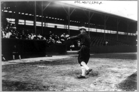 Guy Harris Doc White, pitcher for the Chicago American League, throwing ball LCCN89714136