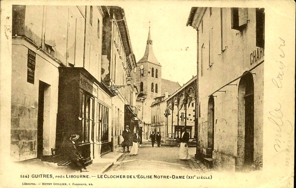 Guîtres - Clocher de l'église
