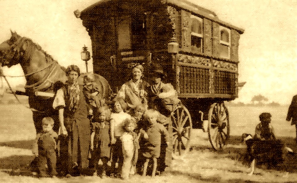 Gypsy family with varda wagon on Epsom Downs 1938