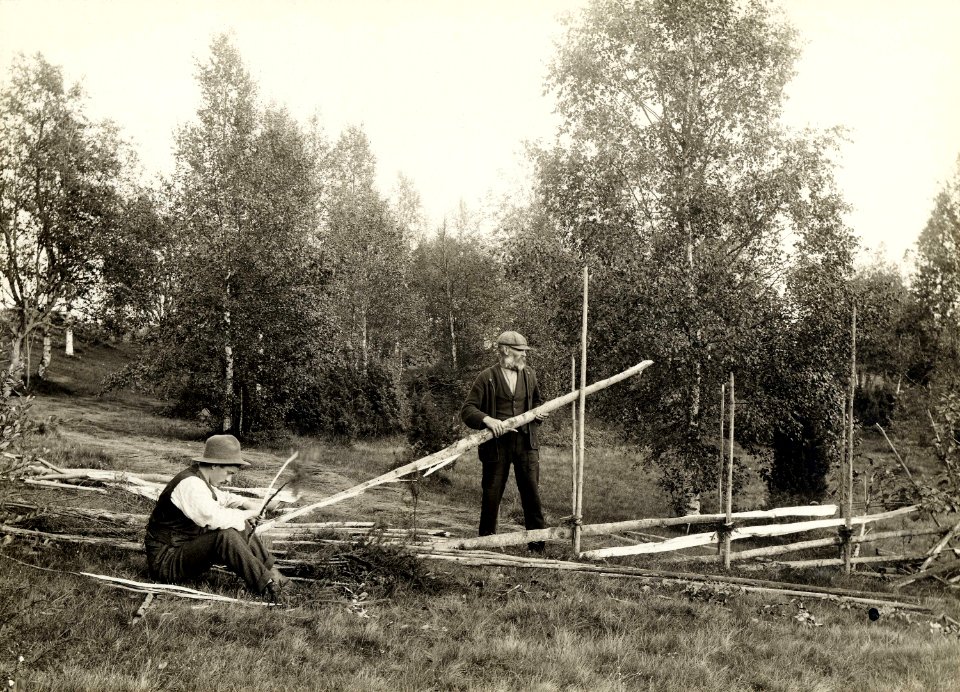 Gärdesgården bygges, Mangskogs socken, Jösse härad - Nordiska museet - NMA.0037992