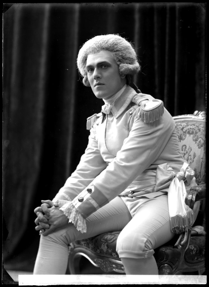 Gösta Hillberg in Ett revolutionsbröllop at Dramaten 1908 - SMV - GH138