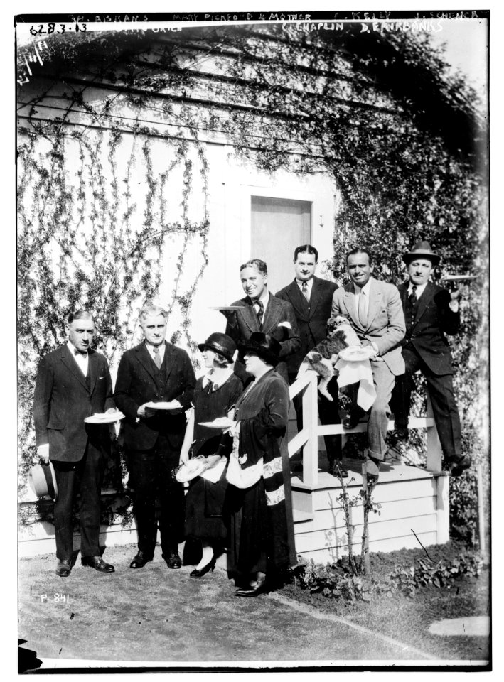 H. Abrams, Mary Pickford & mother, A. Kelly, J. Schenck etc. LCCN2014717842