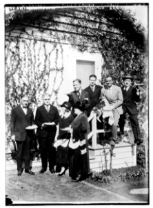 H. Abrams, Mary Pickford & mother, A. Kelly, J. Schenck etc. LCCN2014717842