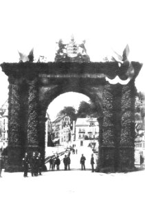 H Bauer - Triumphbogen mit der Mühlstraße 1892 (HBTB37)