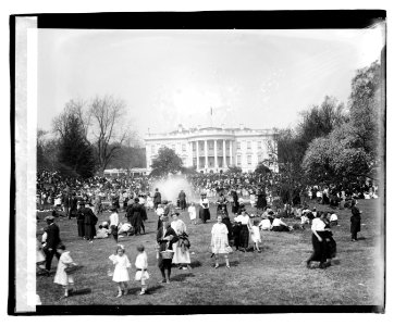 Easter egg rolling, 1921 LOC npcc.03835