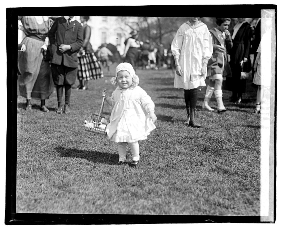 Easter egg rolling, 1921 LOC npcc.03840