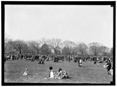EASTER EGG ROLLING, WHITE HOUSE LCCN2016865360