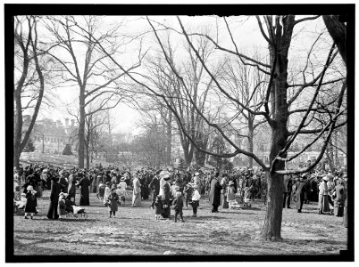 EASTER EGG ROLLING, WHITE HOUSE LCCN2016865362