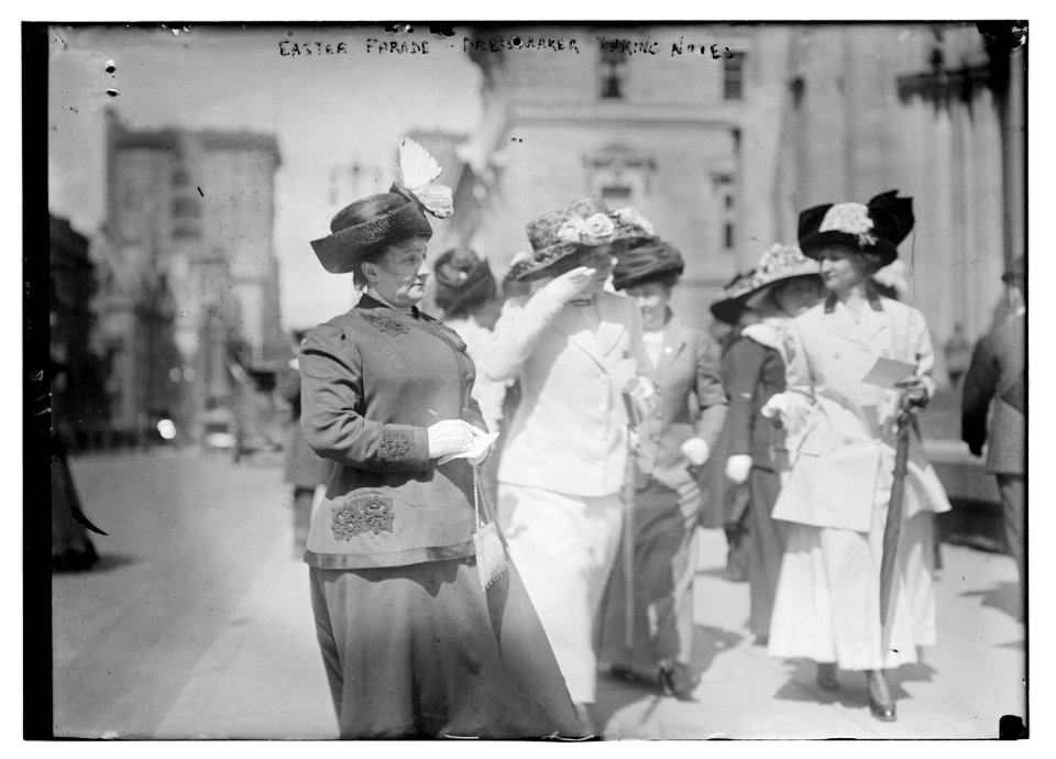 Easter Parade, dressmaker taking notes LCCN2014689054