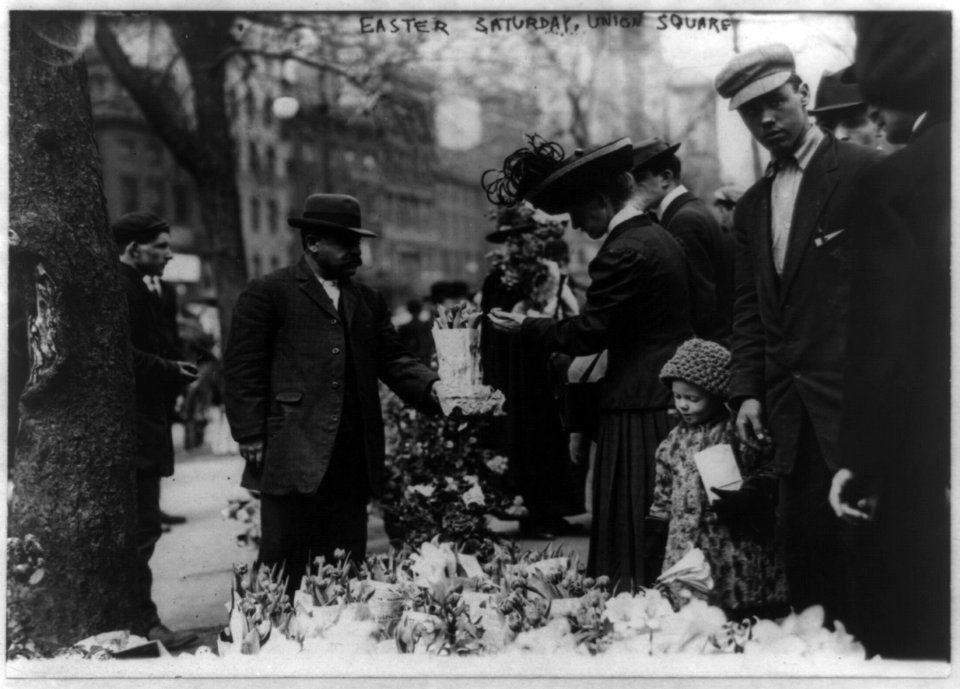 Easter Saturday, Union Square LCCN96524785