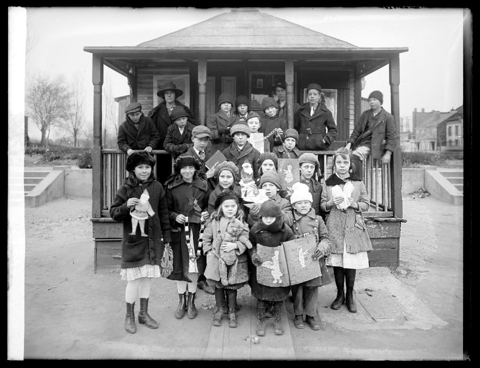 Eastern High School, Washington, D.C.), Good Fellows club LCCN2016851372
