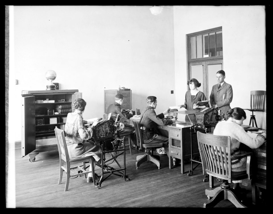 Eastern High School, Bank, (Washington, D.C.) LCCN2016824252