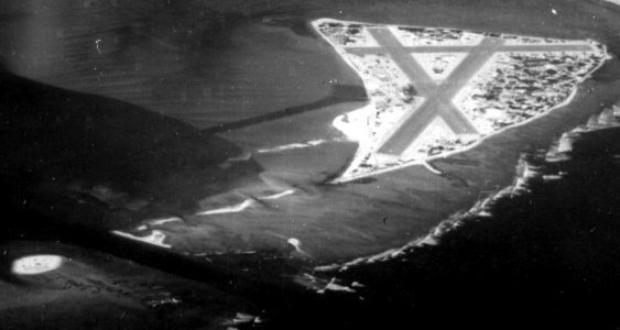 Eastern Island NAS Midway aerial photo Apr 1945