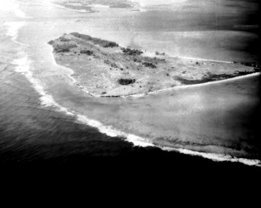 Eastern Island Midway Atoll aerial photo 1990