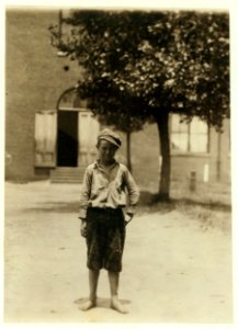 Eb Karns been 'sweepin here two years' couldn't write his name, couldn't spell it. Appears to be under 12. Pelzer, S.C. Mfg. Co. LOC nclc.02623