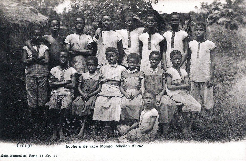 Ecoliers de race Mongo Mission d'Ikao-Congo