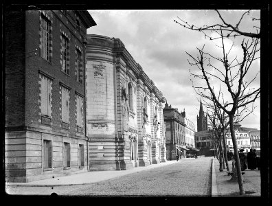 Ecole des beaux-arts et quai de la Daurade. - FRAC31555 18Fi084