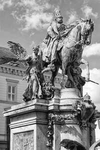 Sculpture historically places of interest