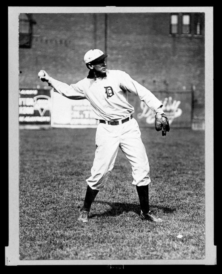 Ed Summers, Detroit Baseball Club pitcher, full-length portrait, in uniform, facing right LCCN2005684125