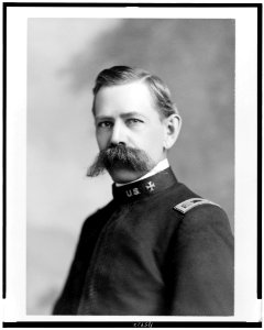 Edgar A. Mearns, head-and-shoulders portrait, wearing uniform, facing front) - Haynes LCCN96502367