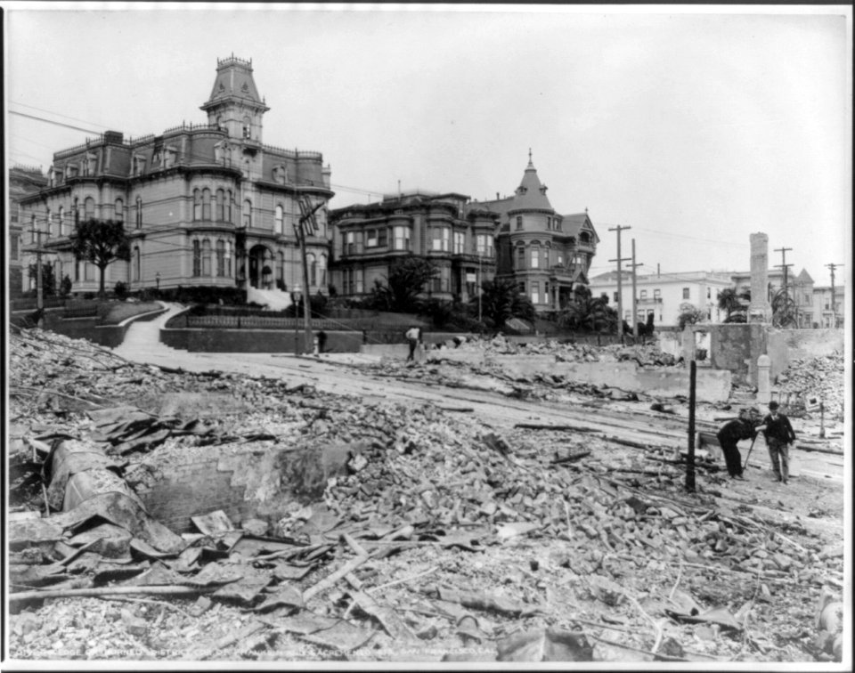 Edge of burned district, corner of Franklin and Sacramento Streets, San Francisco, Calif. LCCN2003679672