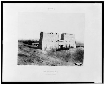 Edfou (Apollonoiolis (sic) Magna) - vue générale du temple - Félix Teynard. LCCN2001695318