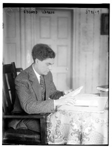 Edgard Varese LCCN2014701206