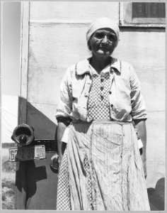 Edison Kern County, California. Age 70, she came from near Greely, Nebraska, with sister age 65 neph . . . - NARA - 521789