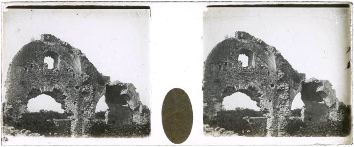 Edifici en ruïnes de la vil·la romana de Centcelles