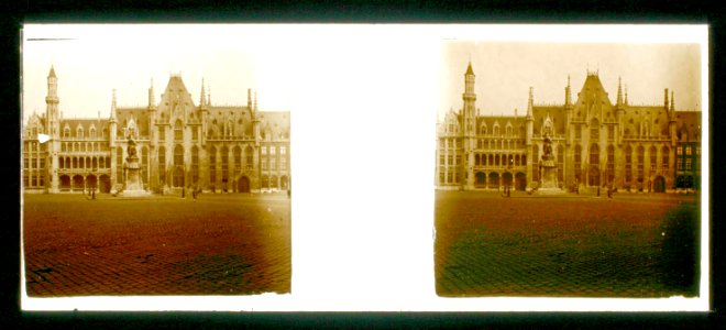Edificis de la Plaça Markt, monument als herois Jan Breydel and Pieter de Coninck