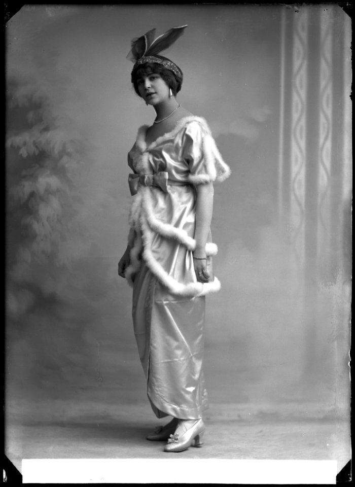 Edith Wallén in the revue Universalpalatset at Folkteatern 1914 - SMV - GV042