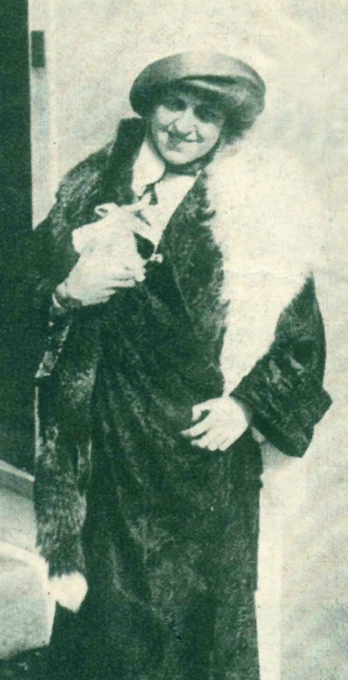 EdithRosenbaumWithPig-1912