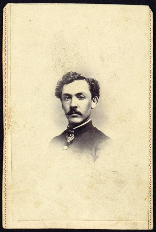 Edward H. Perkins, Co. C 6th Vt. Vols., head-and-shoulders portrait, facing front, wearing military uniform LCCN2005677263