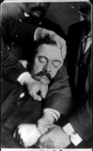 Edward McCarthy, half-length portrait of criminal and description for police identification LCCN90707638