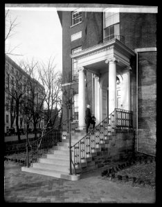 Edwards boy, Octagon House, (Washington, D.C.) LCCN2016823592