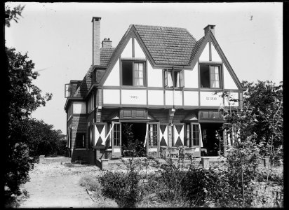 Eeuwigelaan 28, villa t Huis de Spar uit 1913 door architect P - Regionaal Archief Alkmaar - FO1400053