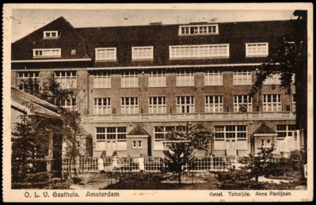 Eerste Oosterparkstraat 179, gevel tuinzijde Anna paviljoen, Onze Lieve Vrouwe Gasthuis. Uitgave N.V. Mij. Rembrandt, Utrecht, Afb PRKBB00369000025