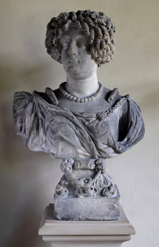 Sandsteinbüste Kurfürstin Dorothea nach 1685 Vestibül Schloss Caputh