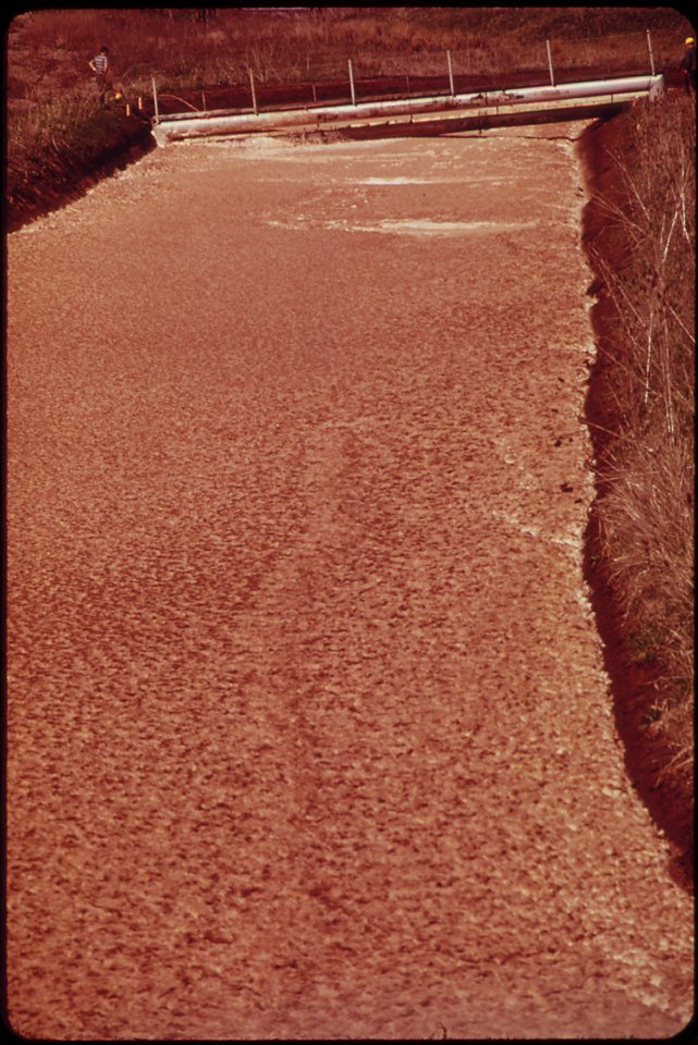 Effluent-treatment-canal-of-the-crown-zellerbach-paper-mill-in-camas-on-the-columbia-river-041973 4271664563 o